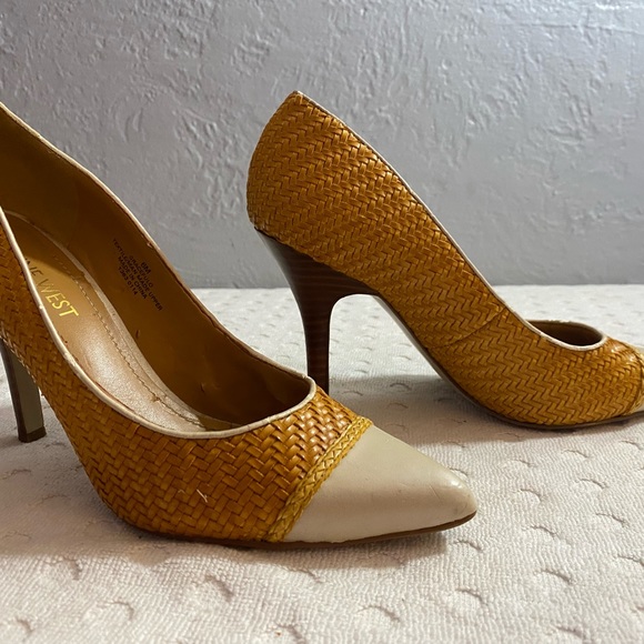 NINE WEST Woven Cream and Yellow Spectators - Picture 6 of 14